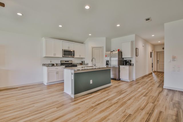 7406 9th Street, Lubbock, TX 79416