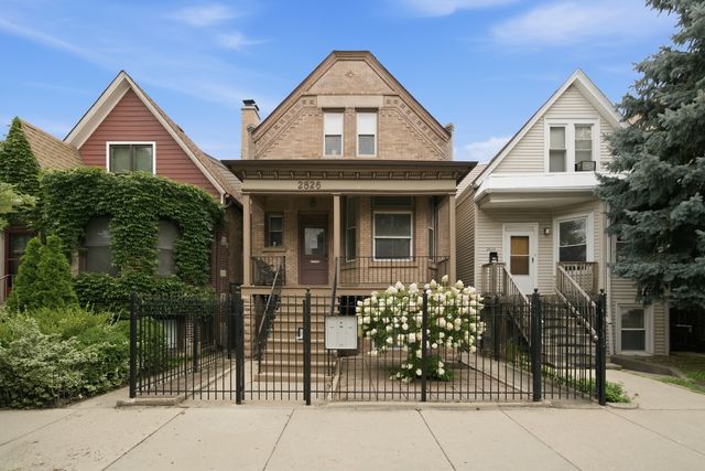 2826 W Wellington Avenue, Chicago, IL 60618