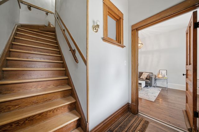 2826 W Wellington Avenue, Chicago, IL 60618