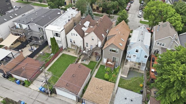 2826 W Wellington Avenue, Chicago, IL 60618