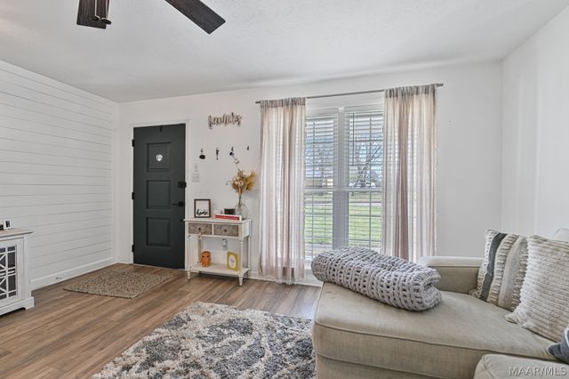 111 Livingston Avenue, Prattville, AL 36066