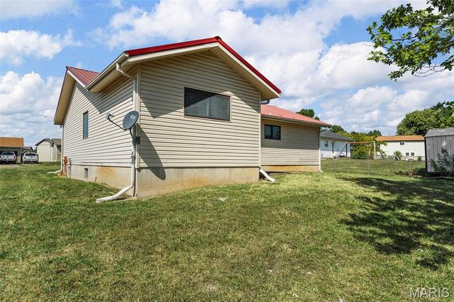 1133 Nina Drive, Warrenton, MO 63383