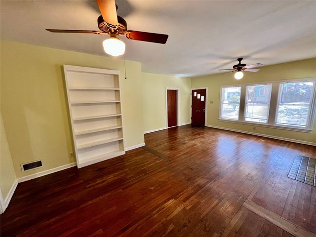 302 Park LN, Austin, TX 78704