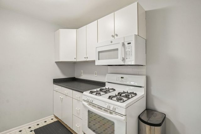 2780 Glenbridge Court, Ann Arbor, MI 48104