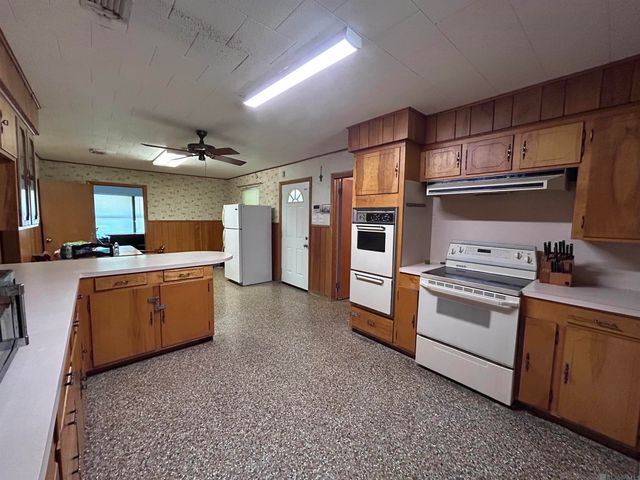 5765 Kleinpeter Rd, Baton Rouge, LA 70811