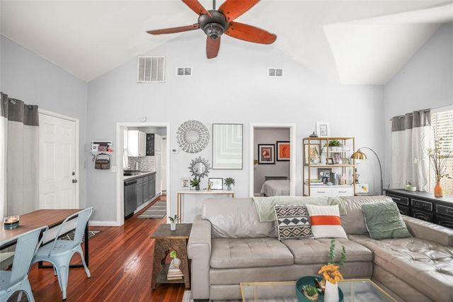 2235 BURLINGTON AVENUE N, St Petersburg, FL 33713