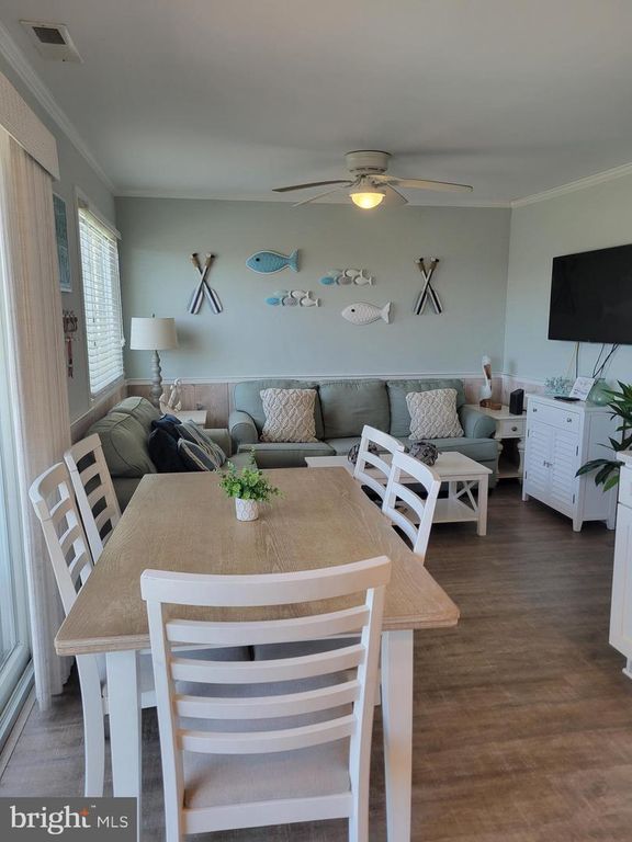 Image 10 of property listing at 504 LARK LN #8, Ocean City, MD 21842