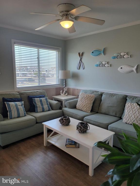 Image 11 of property listing at 504 LARK LN #8, Ocean City, MD 21842