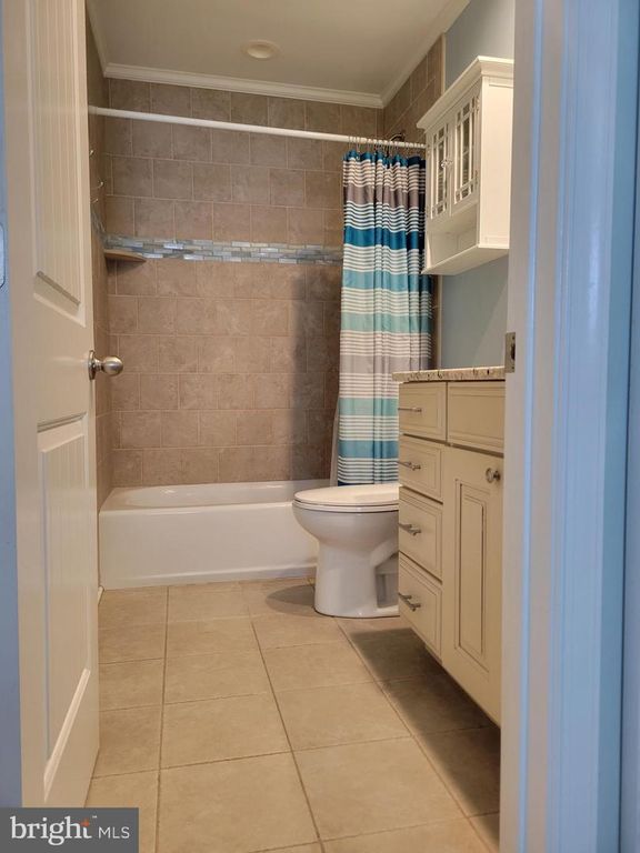 Image 15 of property listing at 504 LARK LN #8, Ocean City, MD 21842