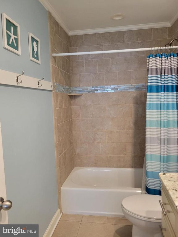 Image 16 of property listing at 504 LARK LN #8, Ocean City, MD 21842