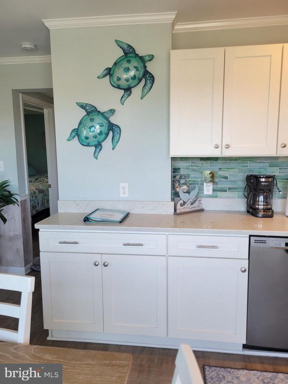 Image 20 of property listing at 504 LARK LN #8, Ocean City, MD 21842