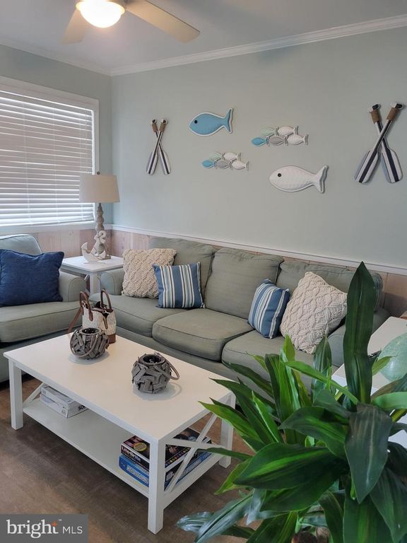 Image 4 of property listing at 504 LARK LN #8, Ocean City, MD 21842