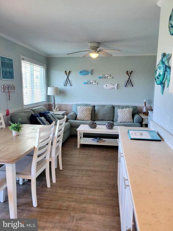 Image 5 of property listing at 504 LARK LN #8, Ocean City, MD 21842