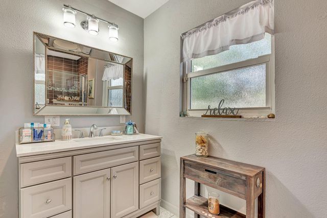 710 31ST STREET W, Bradenton, FL 34205