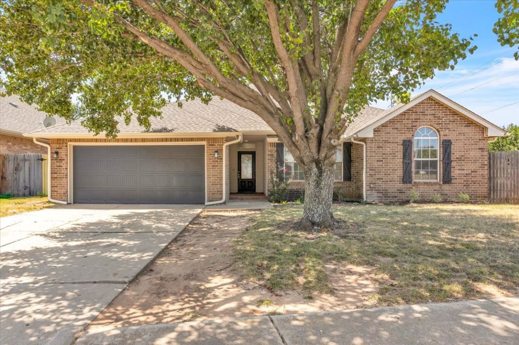 1233 Bradford Place, Edmond, OK 73012