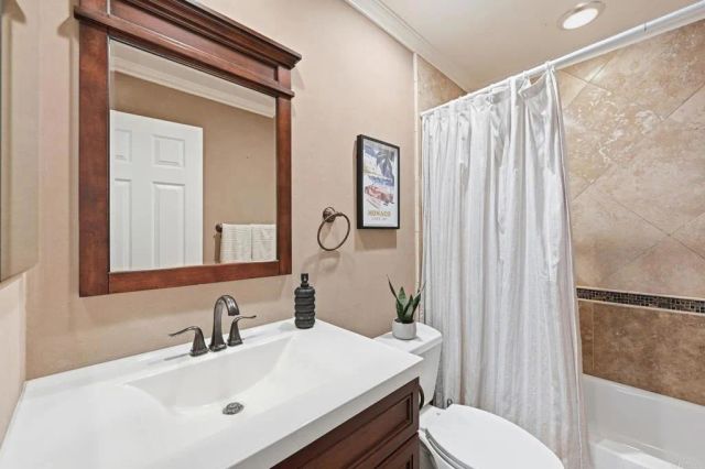 7702 Caminito Puerto 204, Carlsbad, CA 92009