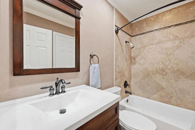 7702 Caminito Puerto 204, Carlsbad, CA 92009