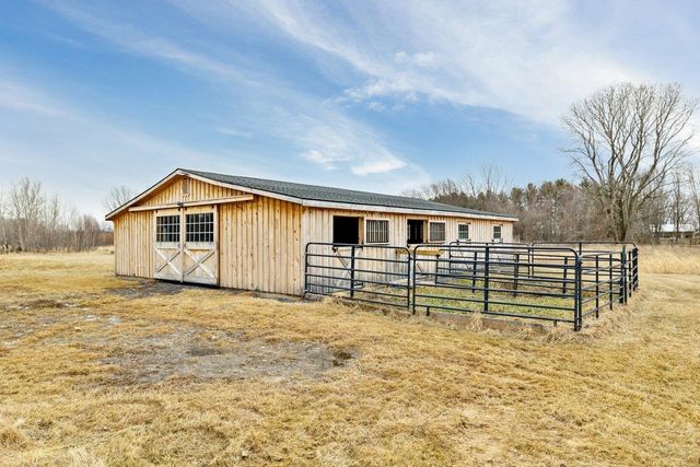 95 Center Bay Road, Alburgh, VT 05440
