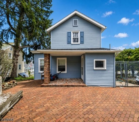 24 W Main St, Clinton Town, NJ 08809