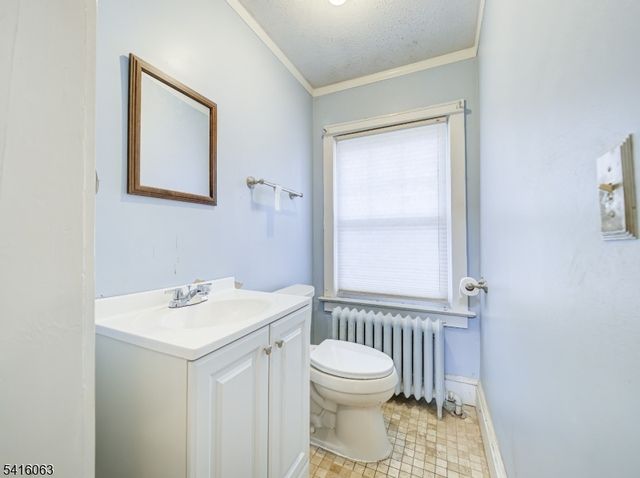 24 W Main St, Clinton Town, NJ 08809