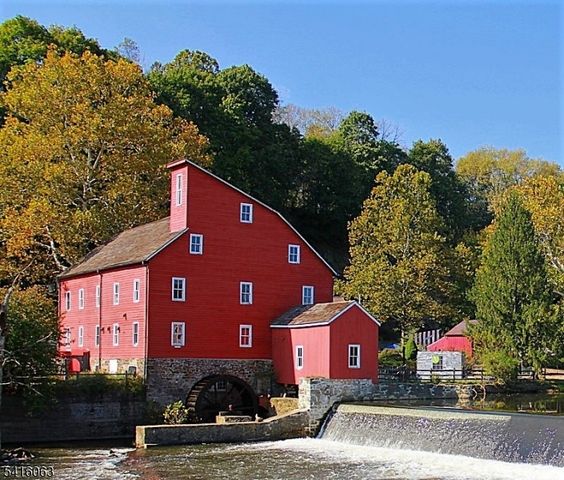 24 W Main St, Clinton Town, NJ 08809