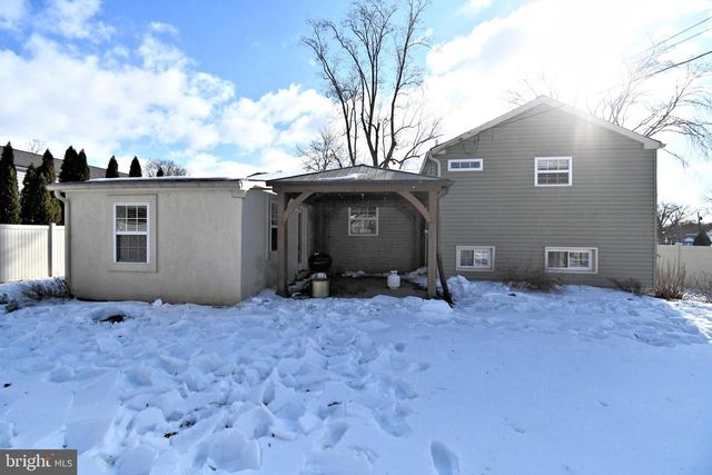 210 BECKER RD, North Wales, PA 19454