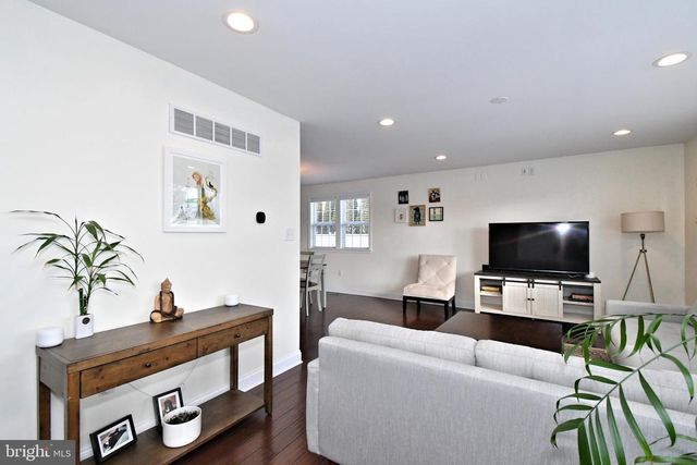 210 BECKER RD, North Wales, PA 19454