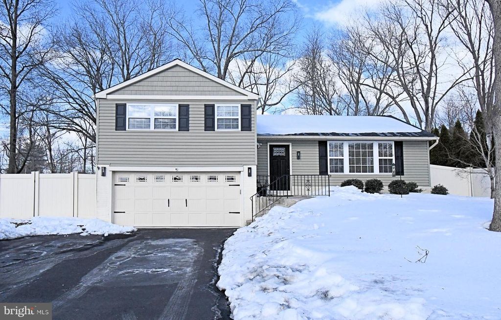 210 BECKER RD, North Wales, PA 19454