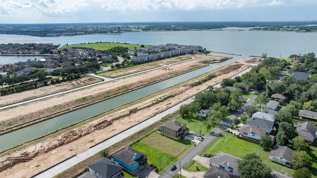 406 West Drive, League City, TX 77565