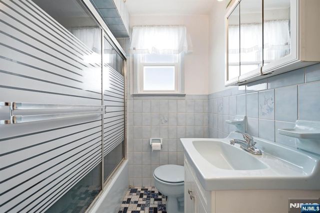 719 Teneyck Avenue, Lyndhurst, NJ 07071