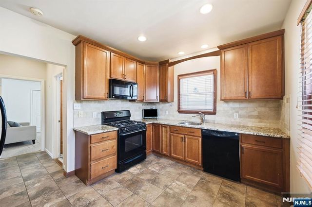 719 Teneyck Avenue, Lyndhurst, NJ 07071