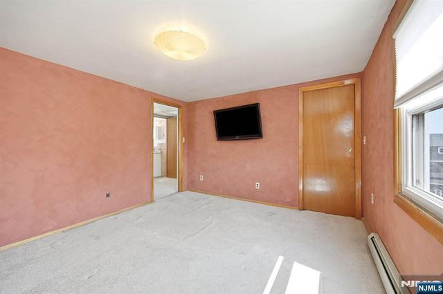 719 Teneyck Avenue, Lyndhurst, NJ 07071