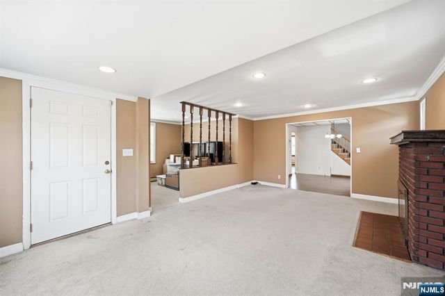 719 Teneyck Avenue, Lyndhurst, NJ 07071