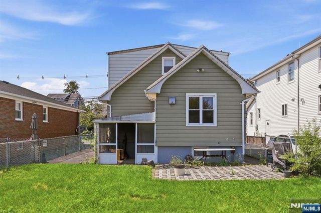 719 Teneyck Avenue, Lyndhurst, NJ 07071