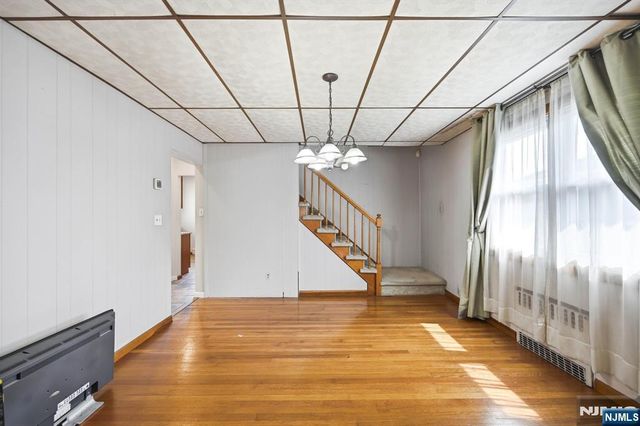 719 Teneyck Avenue, Lyndhurst, NJ 07071