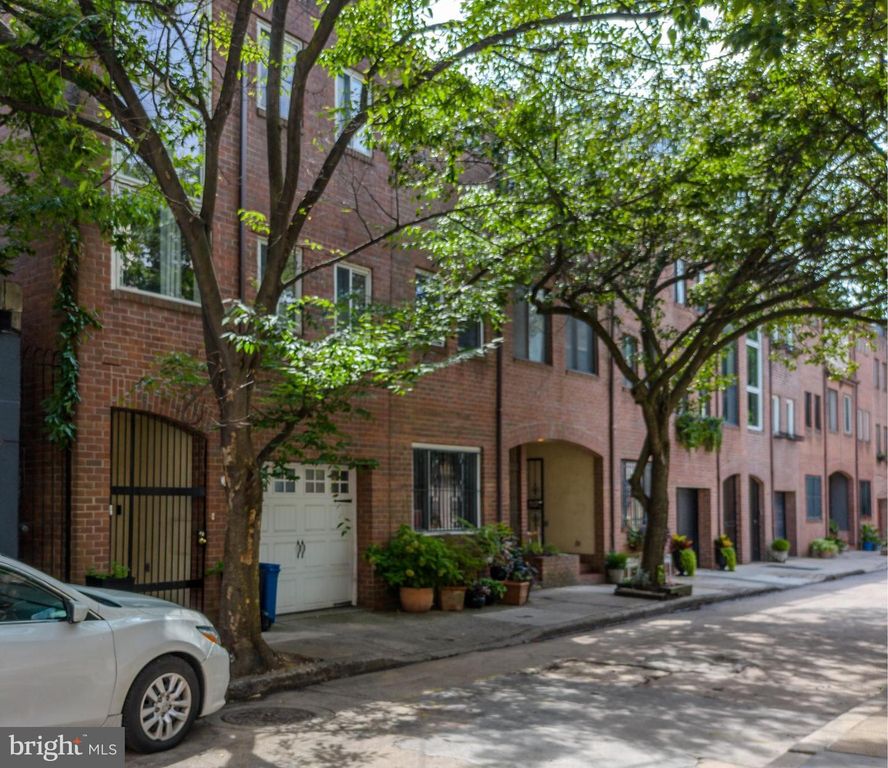 2108 APPLETREE ST, PHILADELPHIA, PA 19103 — photo 3
