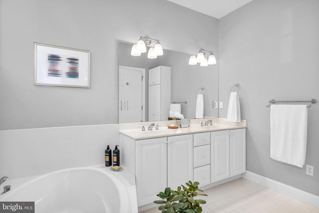 Image 32 of property listing at 28872 JASPER LN, Easton, MD 21601