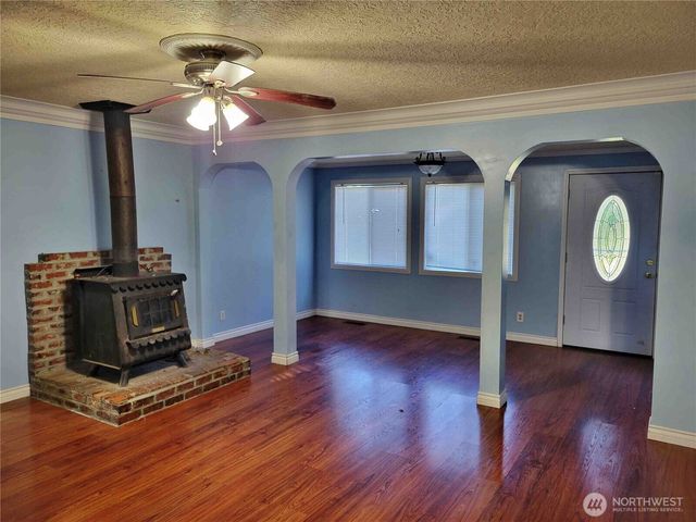 621 S 2nd Street, Toledo, WA 98591