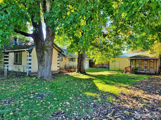 621 S 2nd Street, Toledo, WA 98591