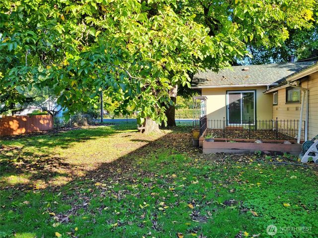 621 S 2nd Street, Toledo, WA 98591