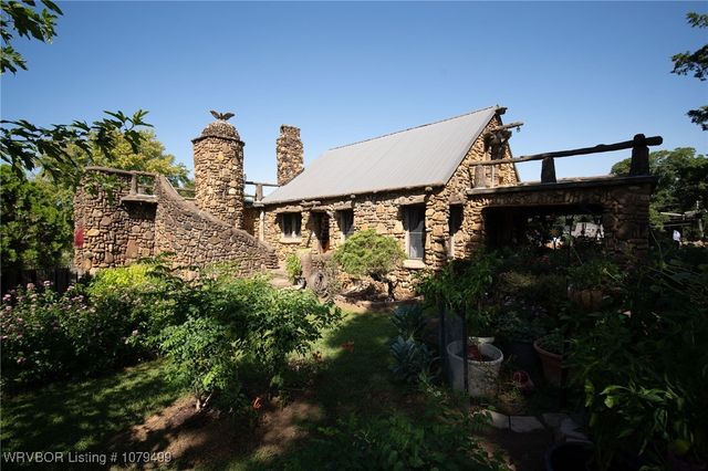 18 Spruce Street, Paris, AR 72855