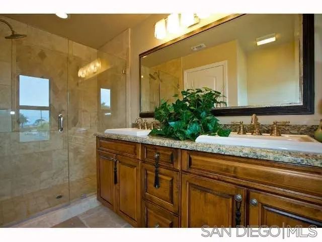 7575 Eads Ave 201, La Jolla, CA 92037