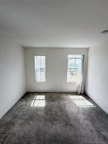 367 Fitzpatrick Rd 101, San Marcos, CA 92069