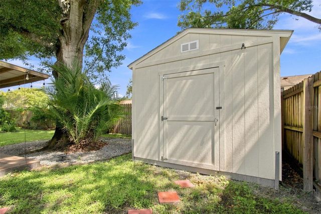 4607 CLOVERLAWN DRIVE, Tampa, FL 33624