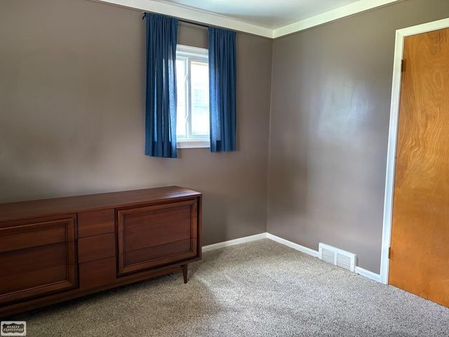 25625 Ronald Street, Roseville, MI 48066