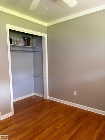 25625 Ronald Street, Roseville, MI 48066