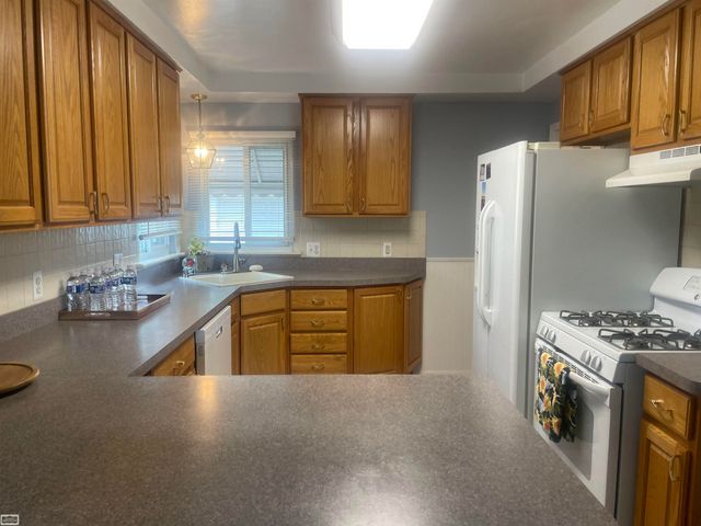 25625 Ronald Street, Roseville, MI 48066