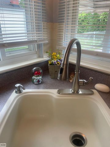 25625 Ronald Street, Roseville, MI 48066