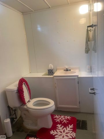 25625 Ronald Street, Roseville, MI 48066