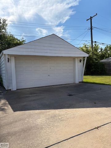25625 Ronald Street, Roseville, MI 48066